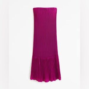 Giselle Pleat Release Midi Dress